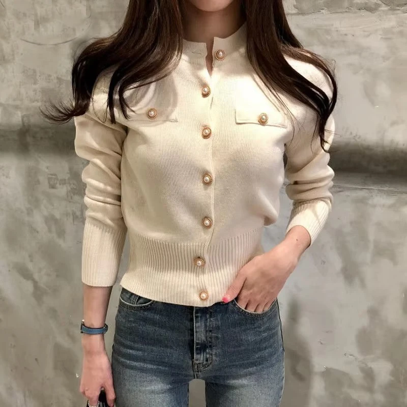 كارديجان نسائي بألوان هادئة