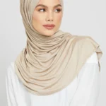 طرحة جيرسي طويلة بلون سادة — صورة 6