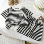 Kids' 2-Piece Set with Short Sleeves and Shorts — Image 4