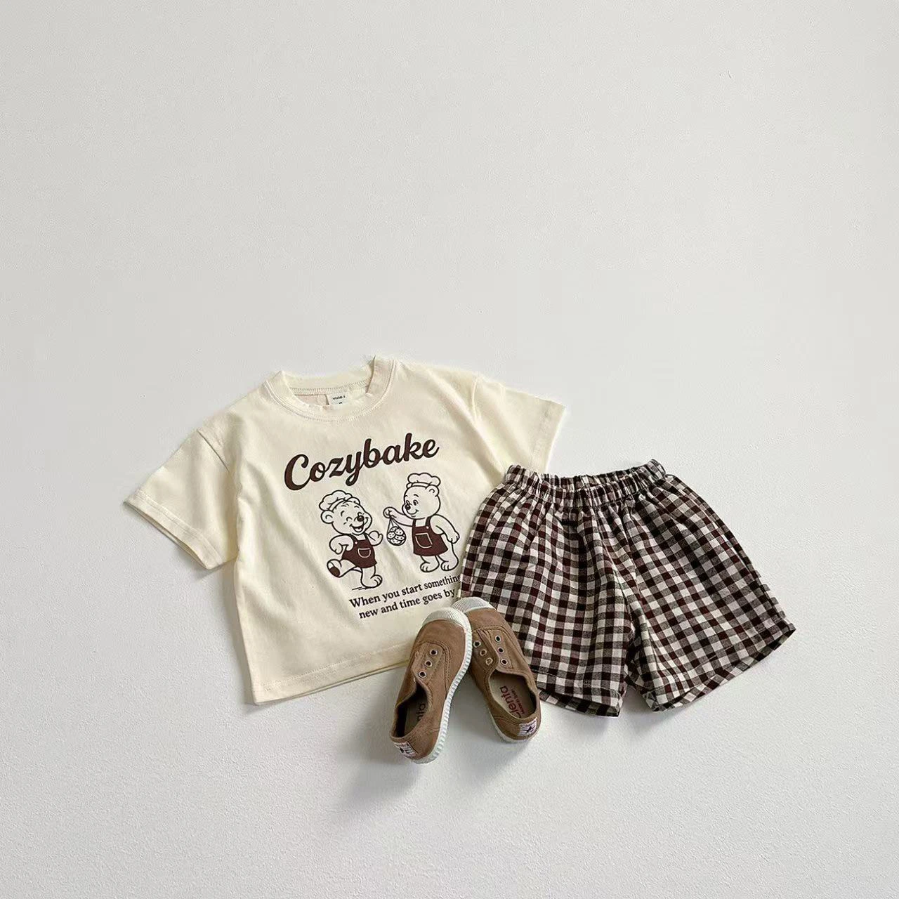 Kids' T-Shirt and Plaid Shorts Set with Teddy Bear Print