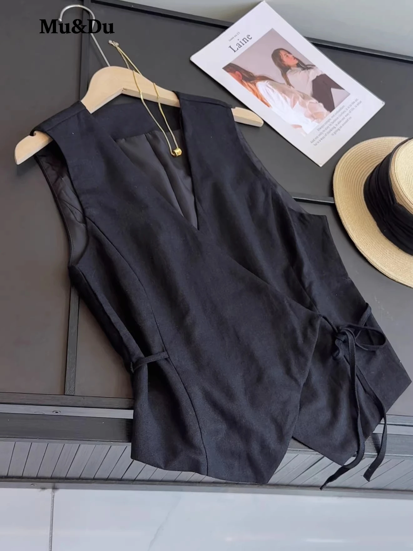Lightweight Linen-Blend V-Neck Open-Front Vest