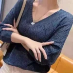 بلوفر كروشيه برقبة V — صورة 2
