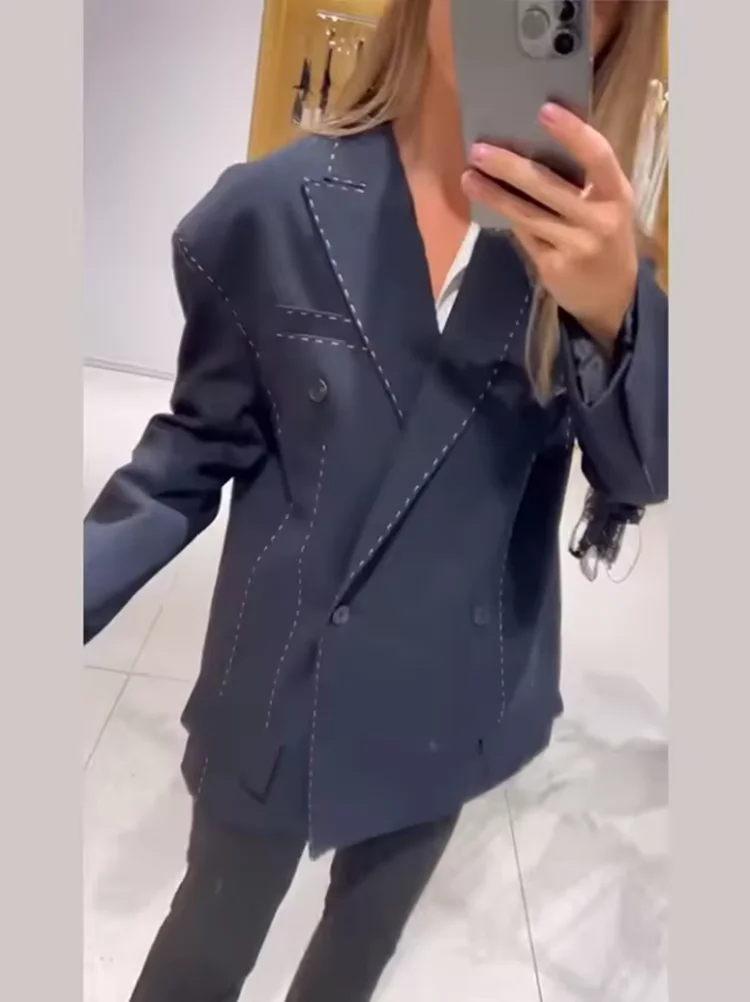 معطف نسائي مبطّن بخياطة مبطّنة