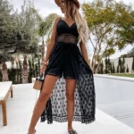 أفرول صيفي بياقة V ودانتيل مفرّغ — صورة 5