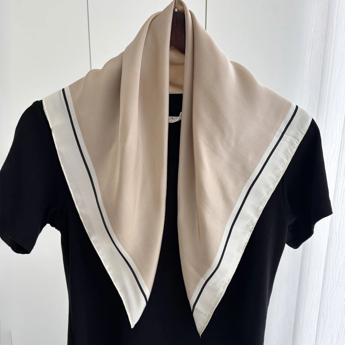 طرحة سادة — صورة تفصيلية 2