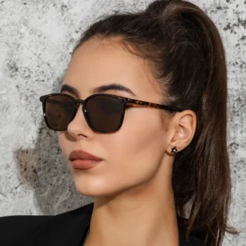 نظارة شمسية بطراز كلاسيكي