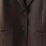 Sleeveless Vest with Classic Collar and Three Buttons — Image 4