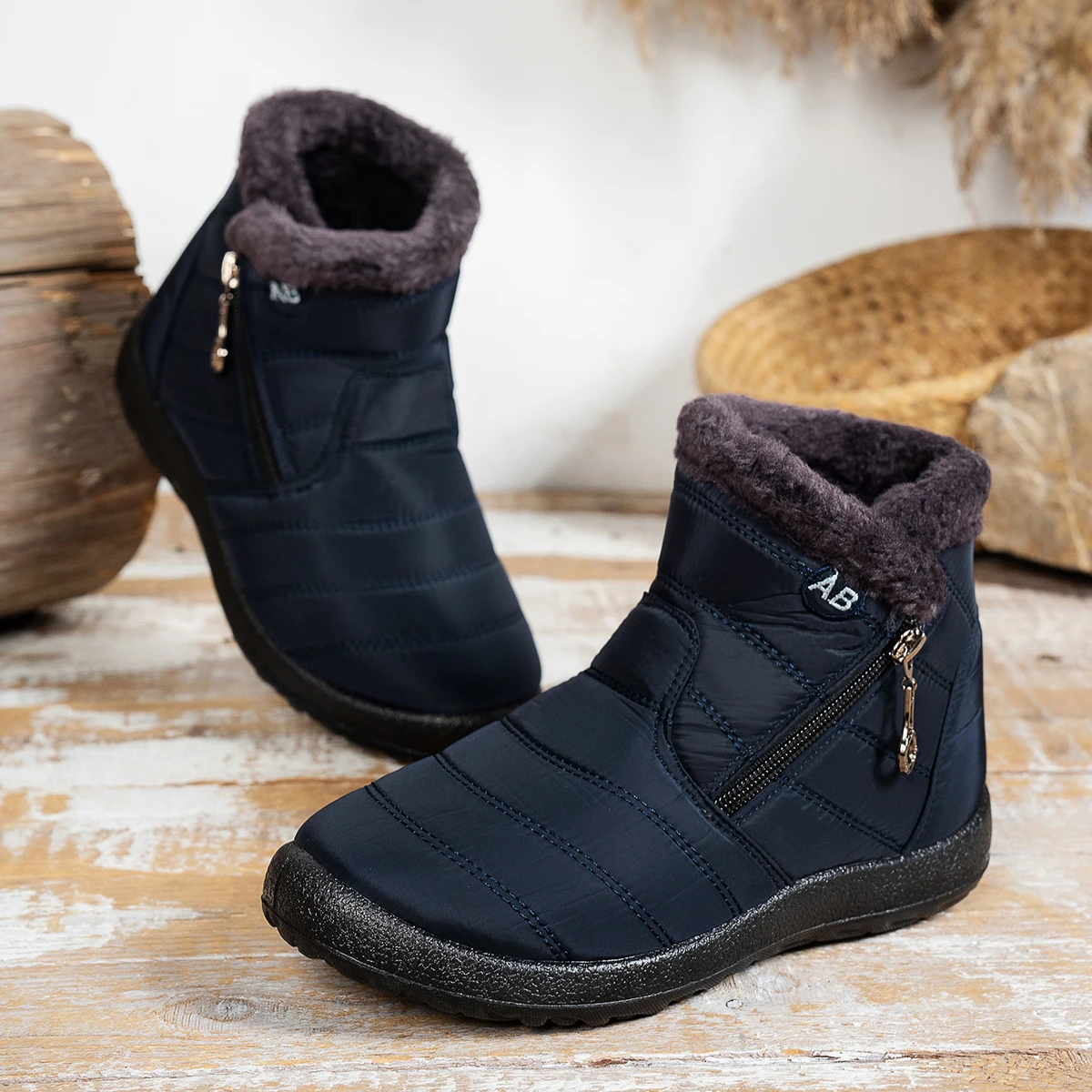 Padded Warm Solid Boots