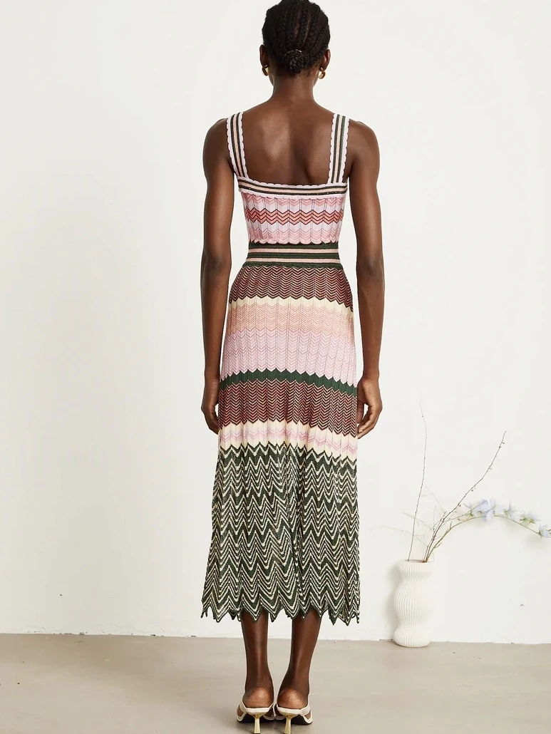 Stretchy Zigzag Pattern Knit Dress