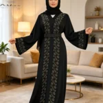 عباية مغلقة بنقشة زهور وطرحة — صورة 5