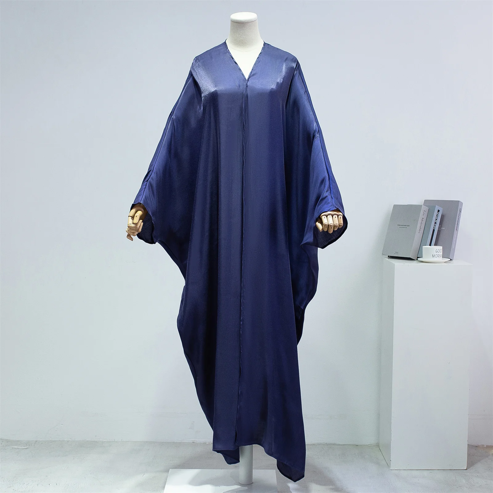 Prayer Kaftan with Ruffled Sleeves