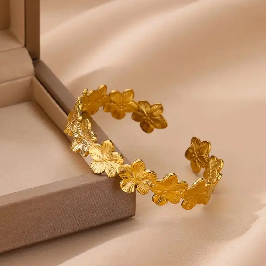 Stainless Steel Bracelet with Classic Floral Pattern