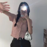 تيشيرت تريكو صيفي برقبة V — صورة 3