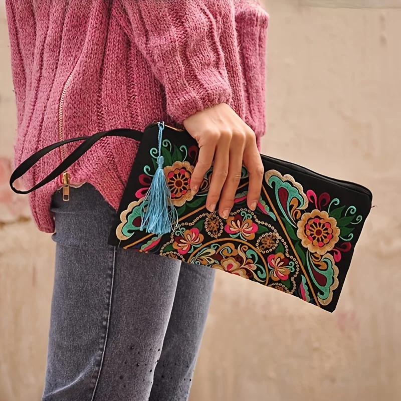 Heritage-Style Embroidered Long Wallet