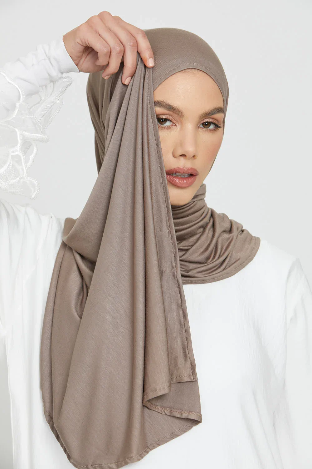 طرحة جيرسي طويلة بلون سادة