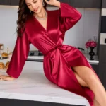 روب أنيق بأكمام طويلة ورقبة V — صورة 5