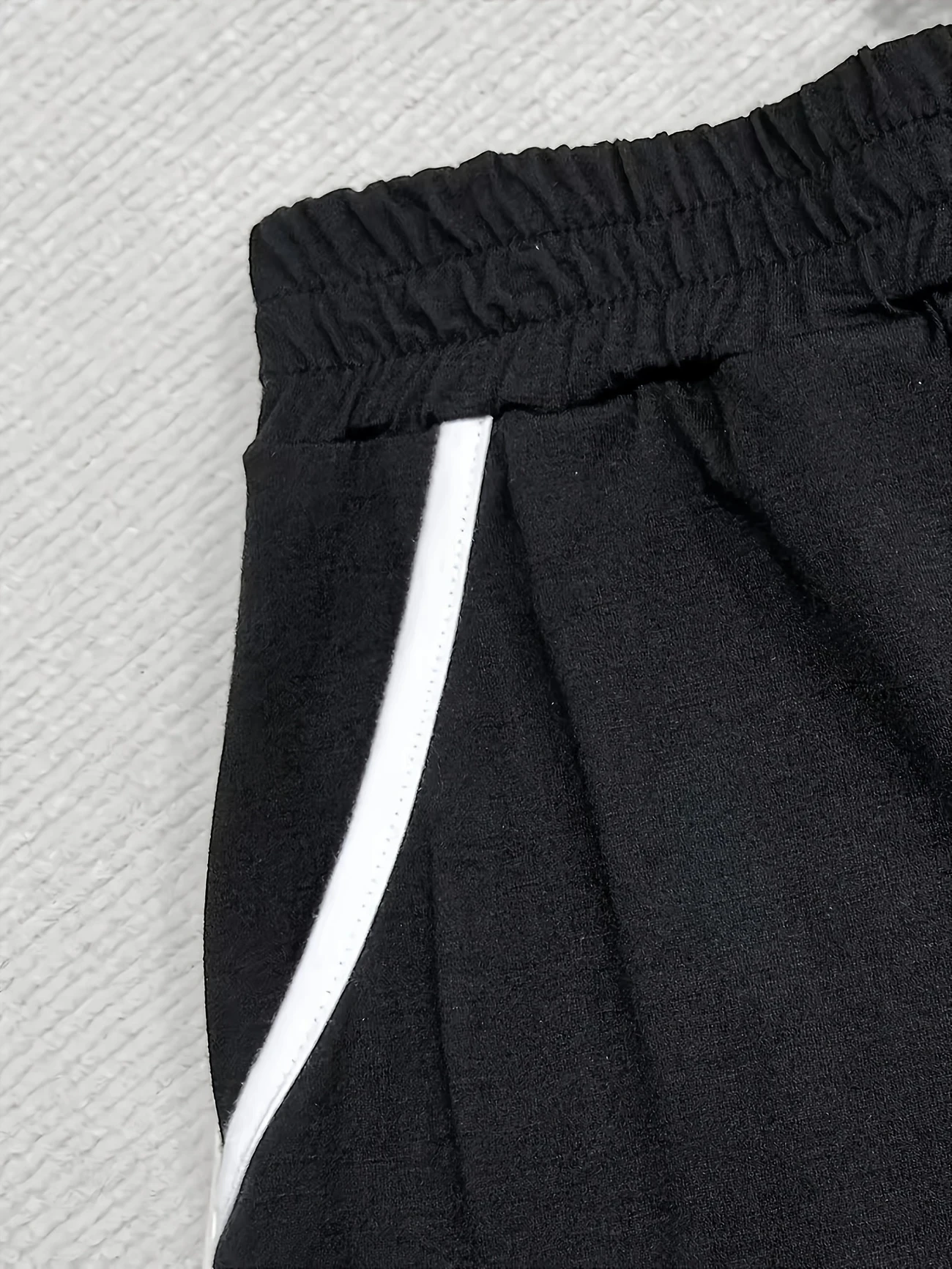 Plus Size Color-Block Cropped Pants