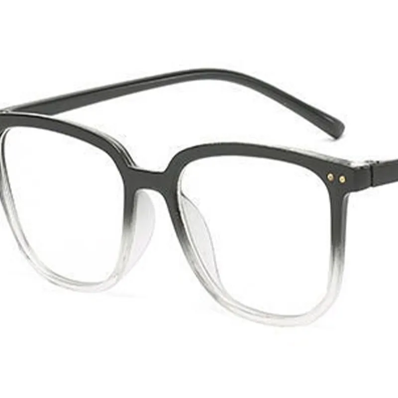 نظارة بإطار كوري وعدسات شفافة