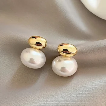 Pearl Earring