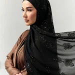 شال مطرّز بالترتر اللامع — صورة 2