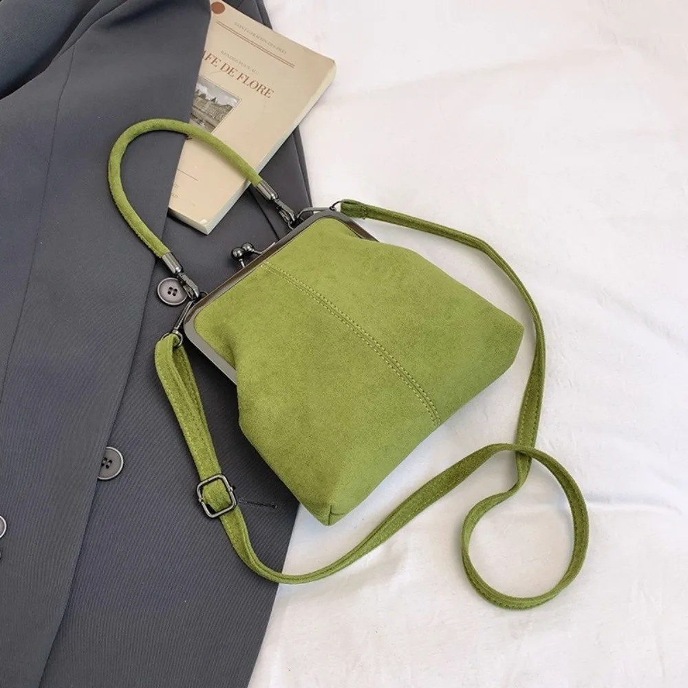 Retro Large-Capacity Short Handbag
