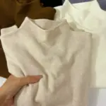 بلوفر تريكو بطراز كلاسيكي بأكمام طويلة