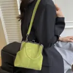 Retro Large-Capacity Short Handbag