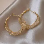 أقراط بطراز كلاسيكي بشبك