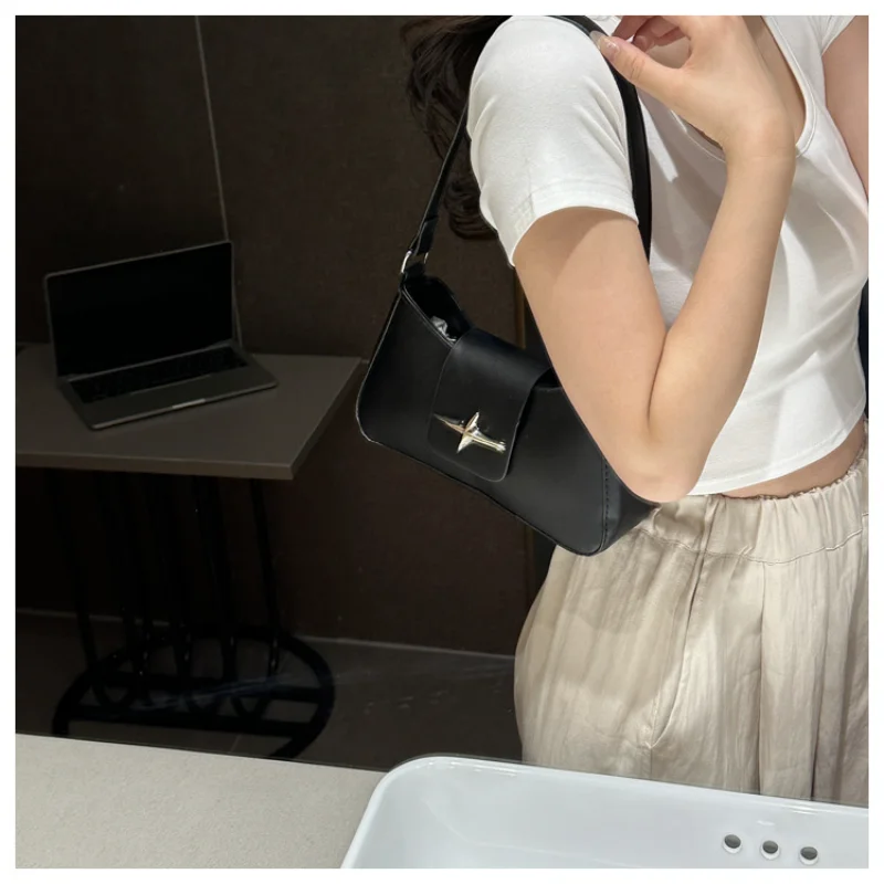 Classic Shoulder Bag