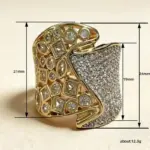 خاتم غير متماثل بخطوط هندسية سهرة — صورة 5
